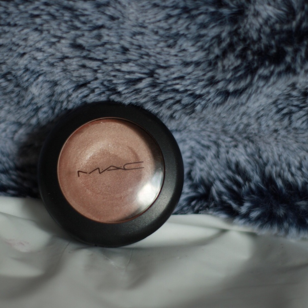 MAC Seaside Cream Color Base
